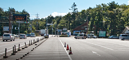 富岳風穴駐車場